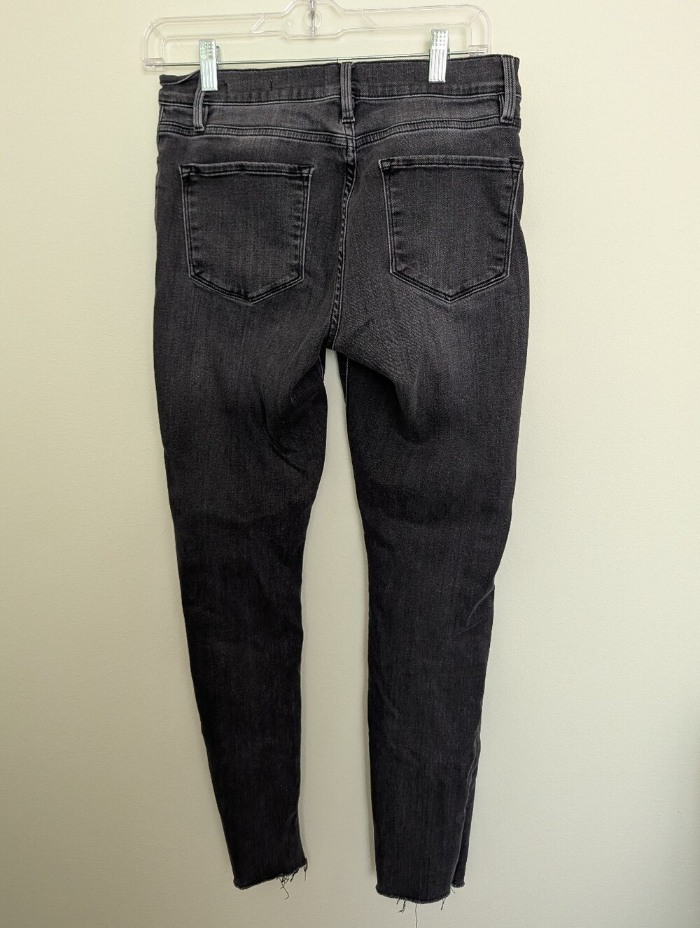 FRAME Le Skinny de Jeanne Cheyenne Jeans Size 29 Charcoal Black Raw Hem